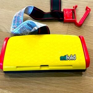 Mifold grab and go booster seat